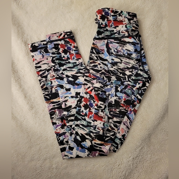 Lululemon legging - Picture 6 of 9